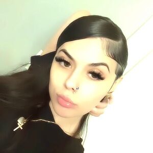 Meet your Posher, Leticia